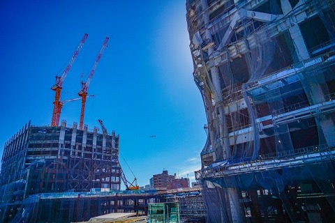 仮設機材（足場材）の安全率とは？求め方や法的根拠を解説 